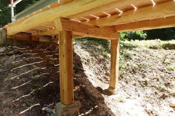2506-Esparron-equarrissage hache-Charpente traditionnelle49