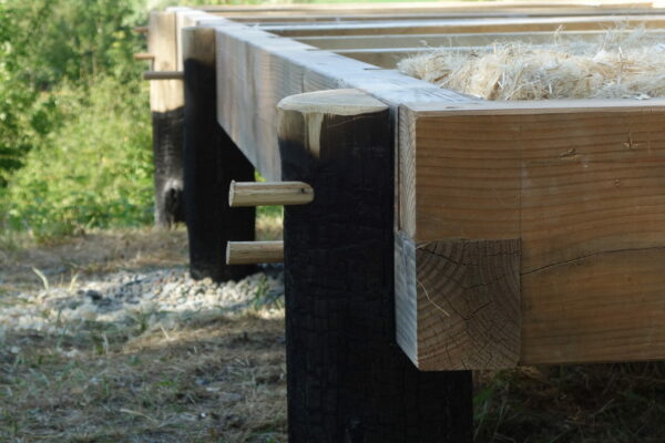 2507-Cabane-Mens-Préfabrication-pieux bois-chanvre-16