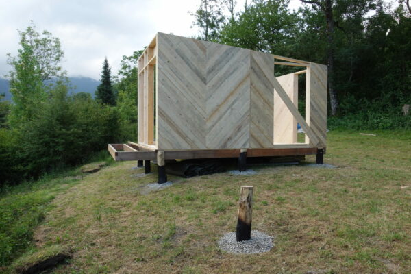 2507-Cabane-Mens-Préfabrication-pieux bois-chanvre-19