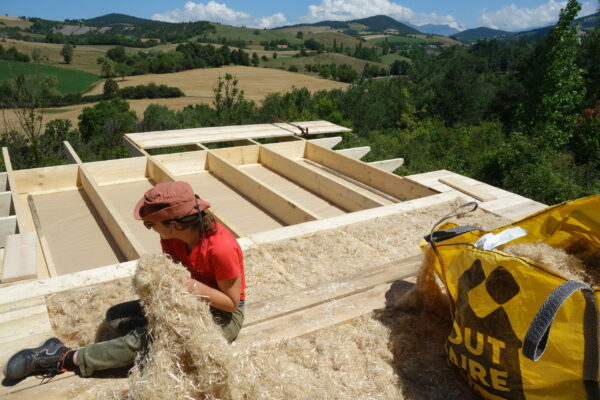 2507-Cabane-Mens-Préfabrication-pieux bois-chanvre-32