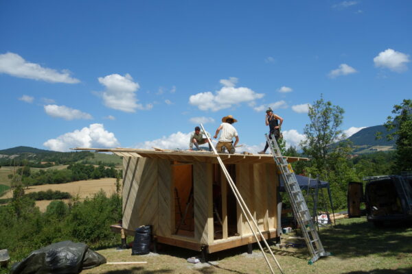 2507-Cabane-Mens-Préfabrication-pieux bois-chanvre-34