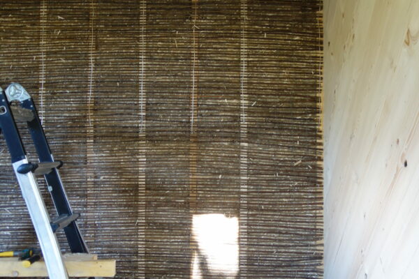 2507-Cabane-Mens-Préfabrication-pieux bois-chanvre-36