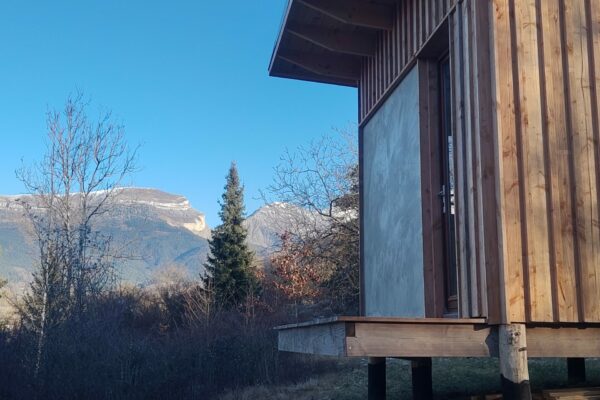 2512-Cabane-Mens-Préfabrication-pieux bois-chanvre-39