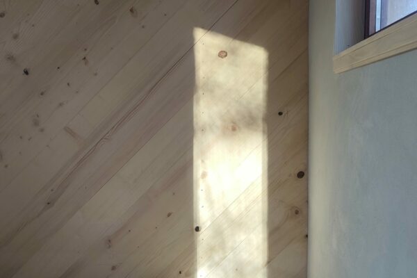 2512-Cabane-Mens-Préfabrication-pieux bois-chanvre-42